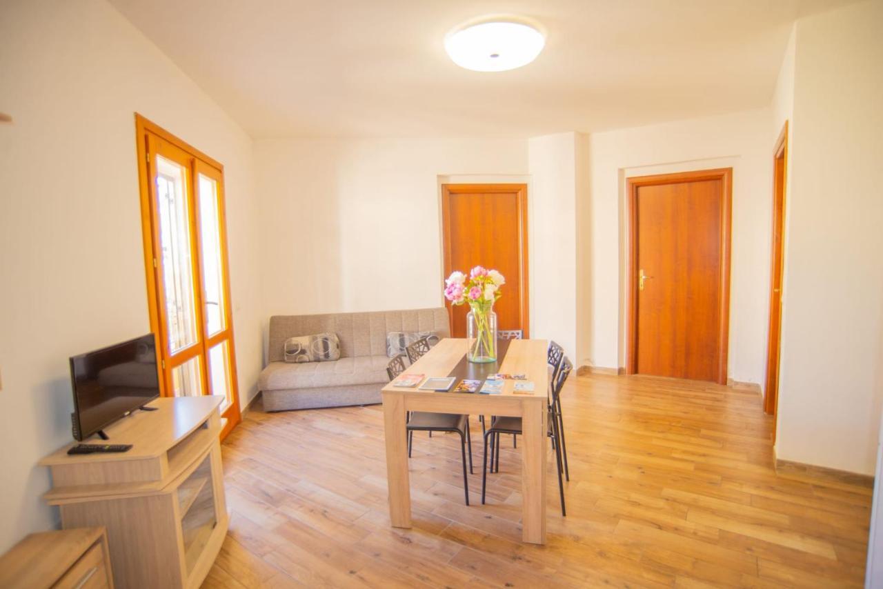 Valery Apartments אלגהרו מראה חיצוני תמונה